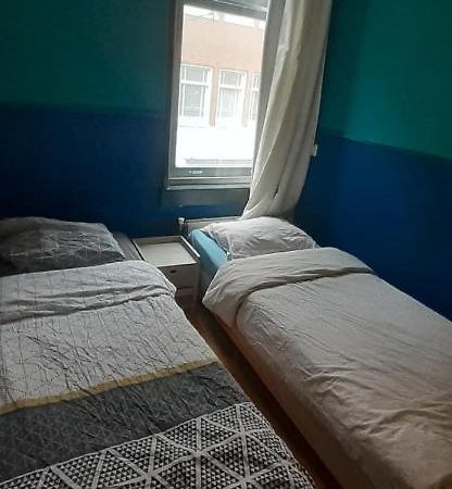 Charlotte, Not For Parties, Not A Hotel, Room With Shared Bathroom, No Kitchen Amsterdam Exterior photo