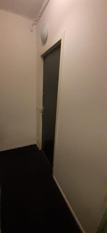 Charlotte, Not For Parties, Not A Hotel, Room With Shared Bathroom, No Kitchen Amsterdam Exterior photo